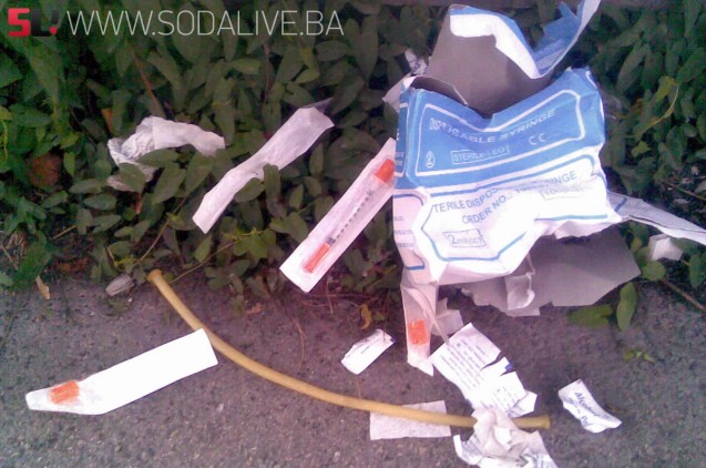 Šprice i igle na ulicama Lukavca