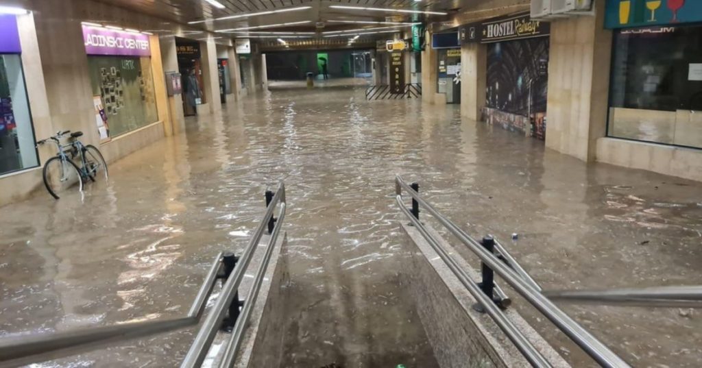 Snažno nevrijeme u Sloveniji, Ljubljana potopljena - Vimarsana News